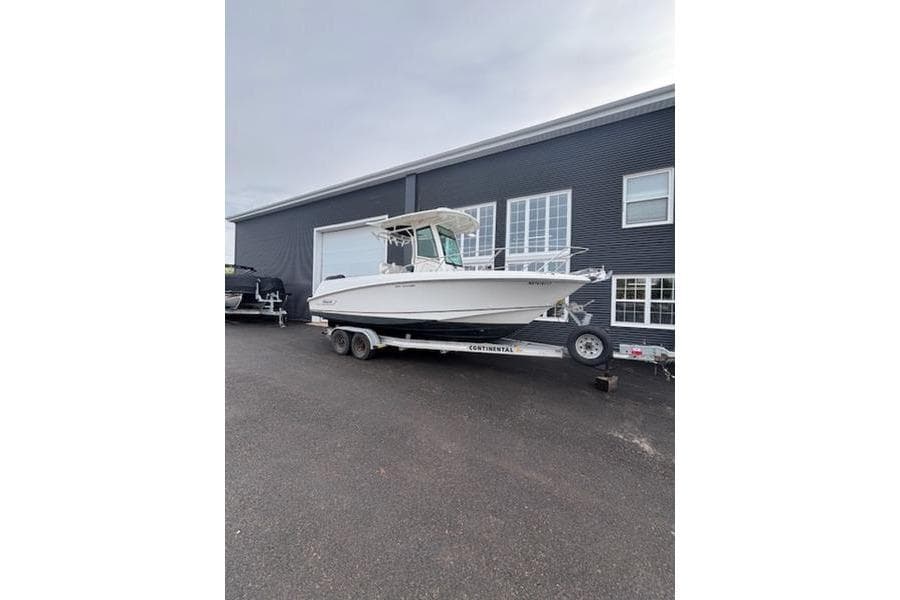 2015 Boston Whaler 250 Outrage