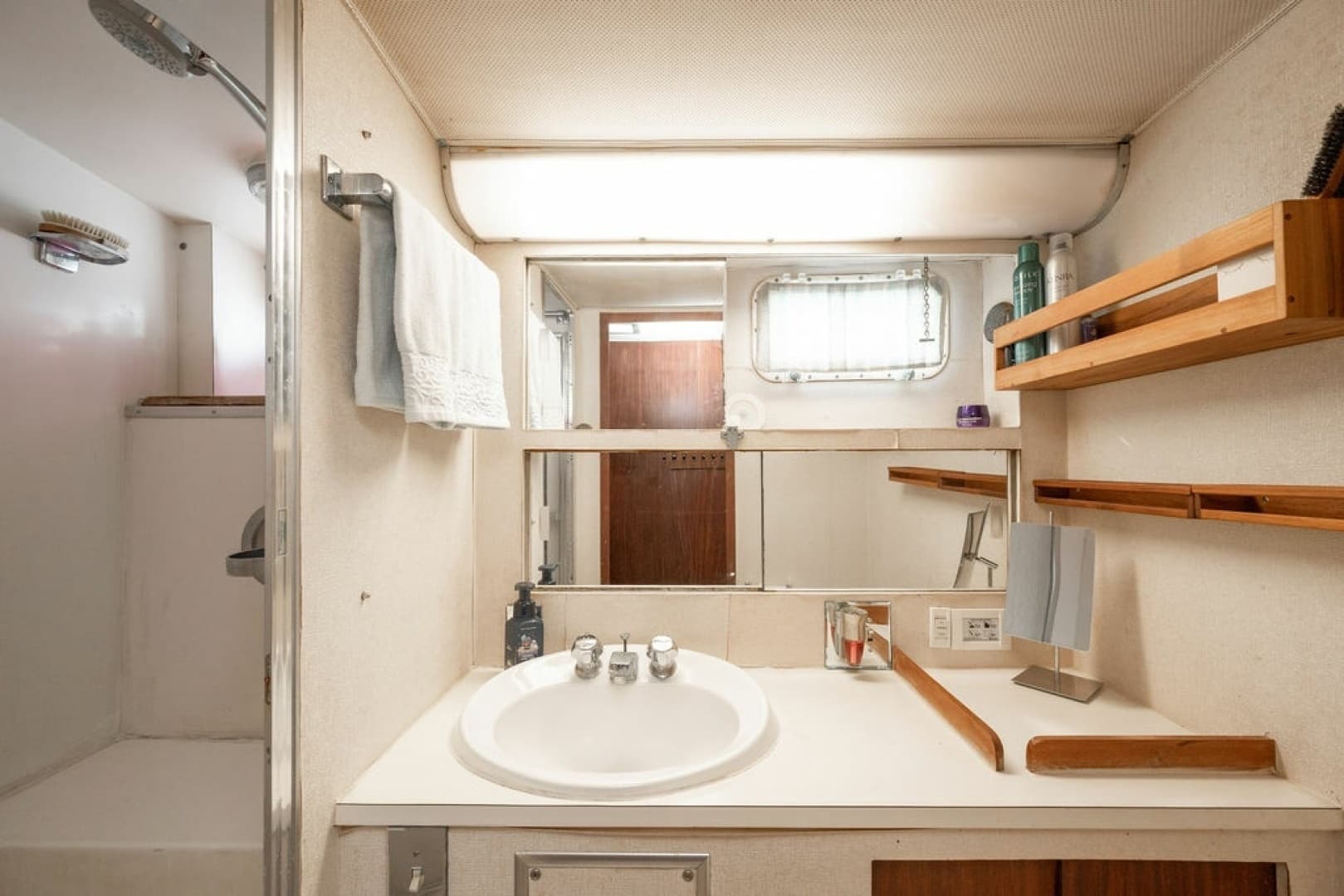 1979 Hatteras Yacht Fish - Image 47