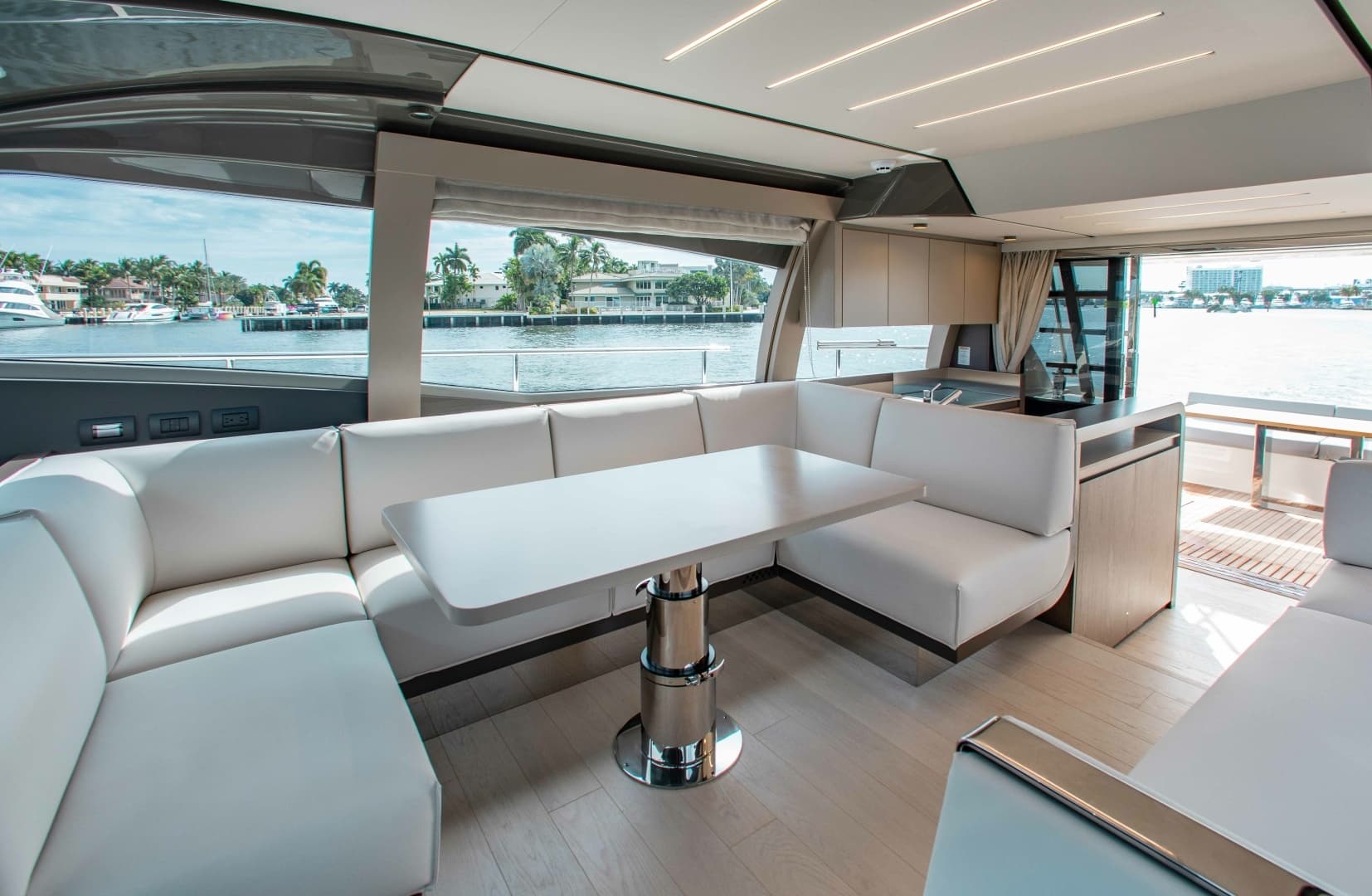 2022 Ferretti Yachts 550 - Image 9