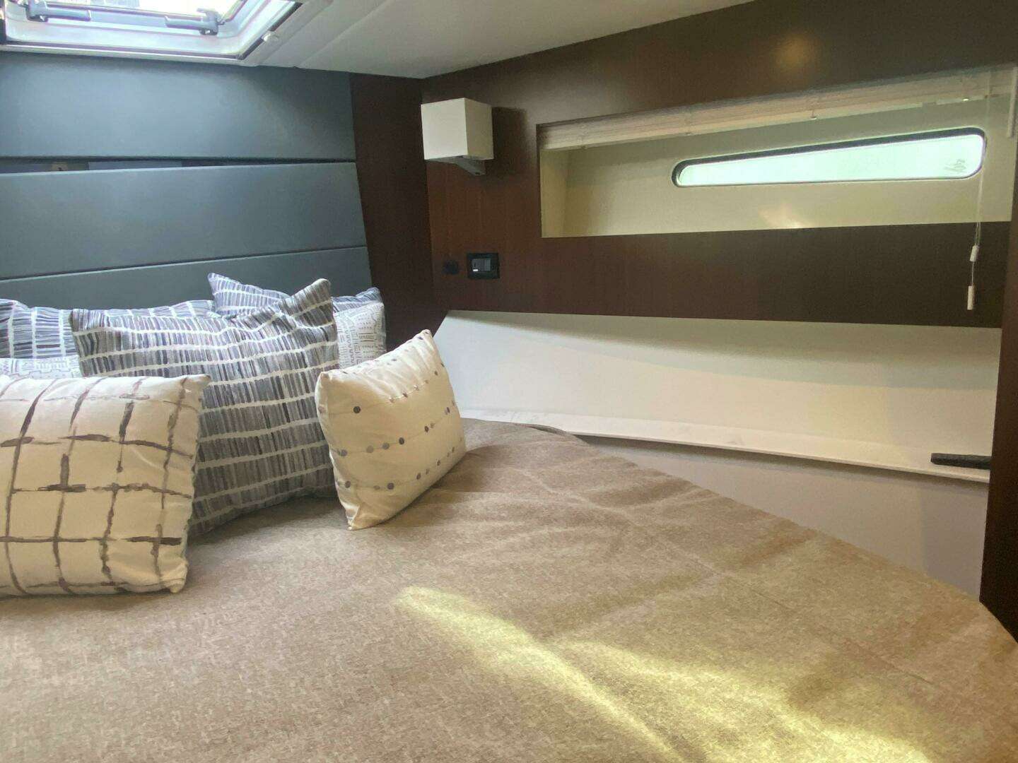 2023 Cruisers 42 Cantius - Image 11