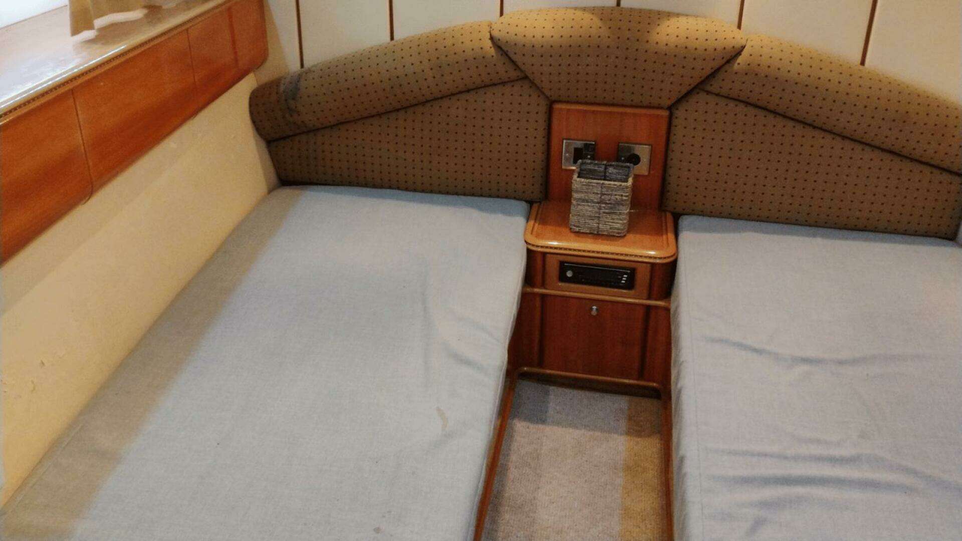 2001 Viking Princess 72 - Image 25