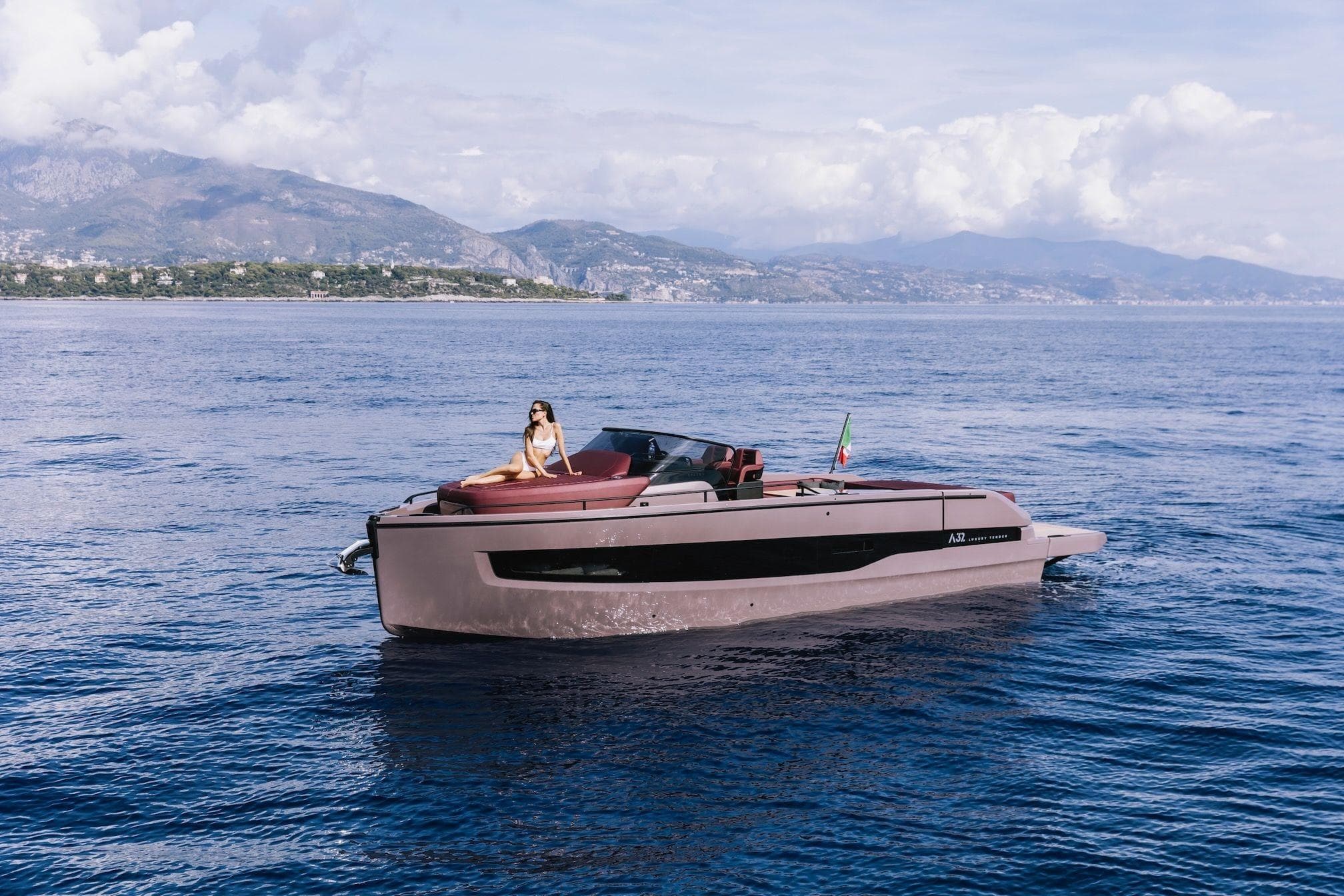 2026 Cranchi A32 Luxury Tender