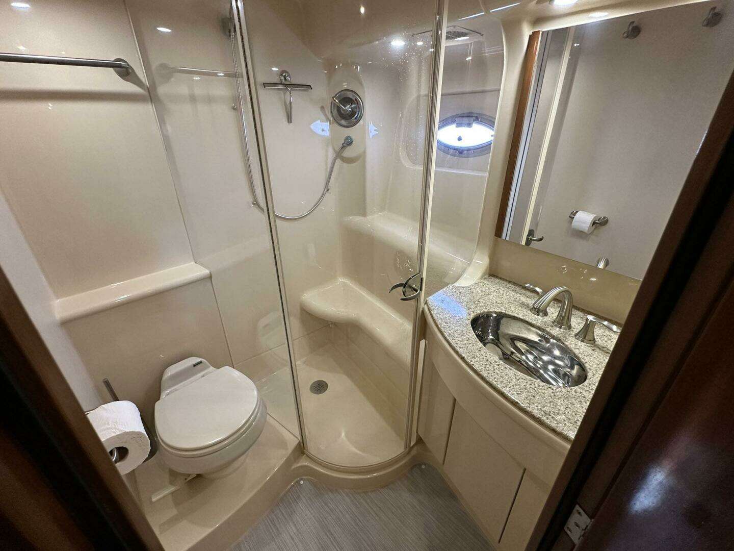 2007 Meridian 411 Sedan Bridge - Image 19