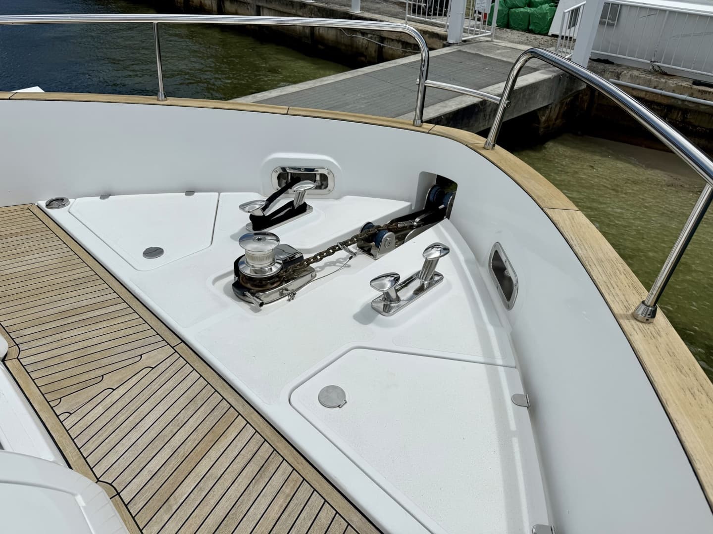 2020 Azimut Magellano 66 - Image 12