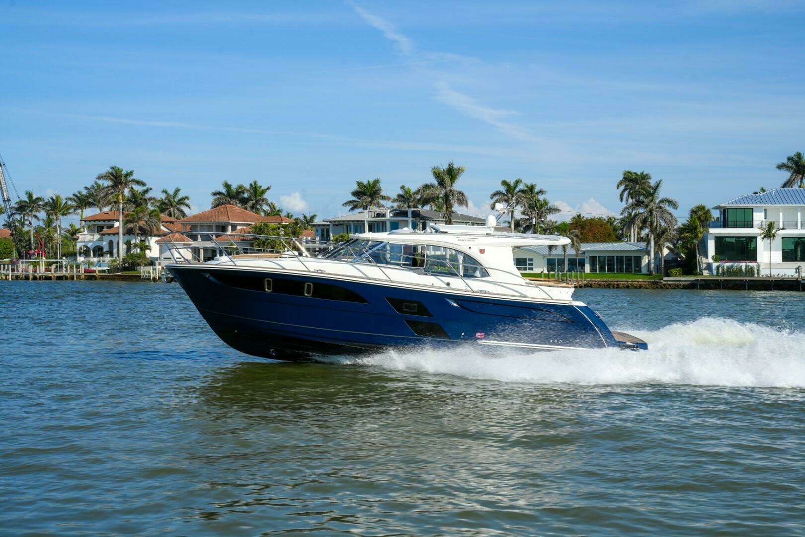 2026 Marex 360 Cabriolet Cruiser - Image 5