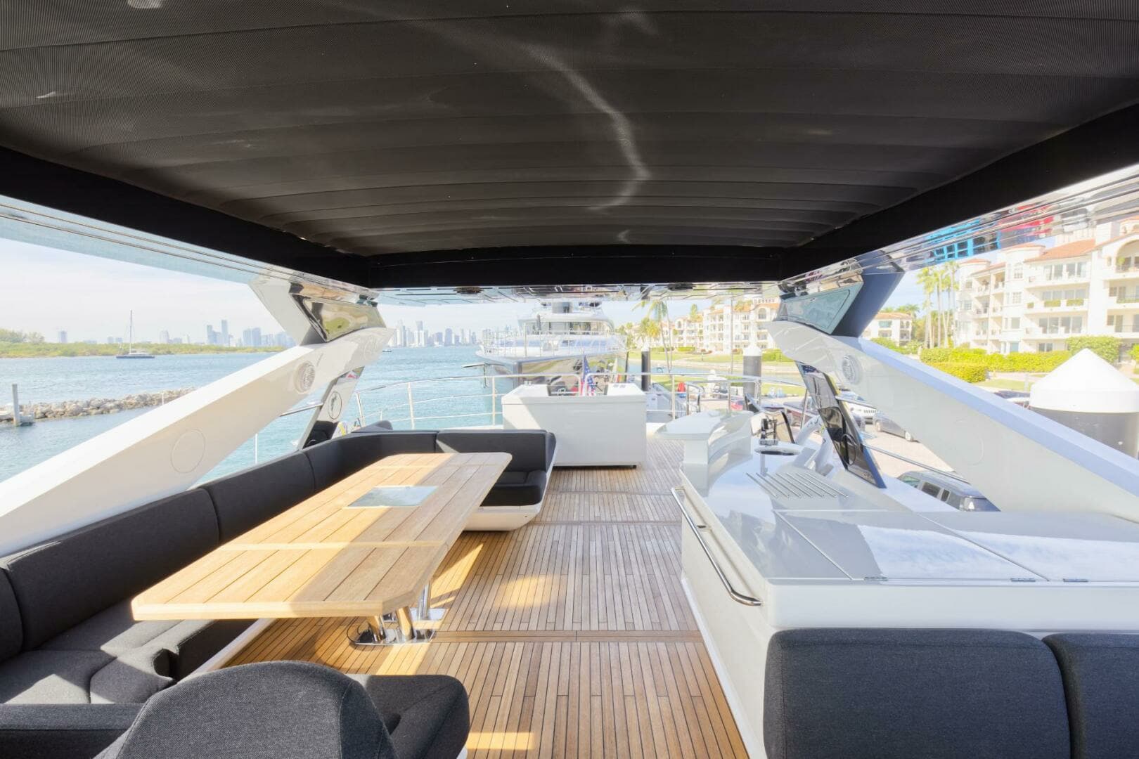 2018 Sunseeker 86 Yacht - Image 14