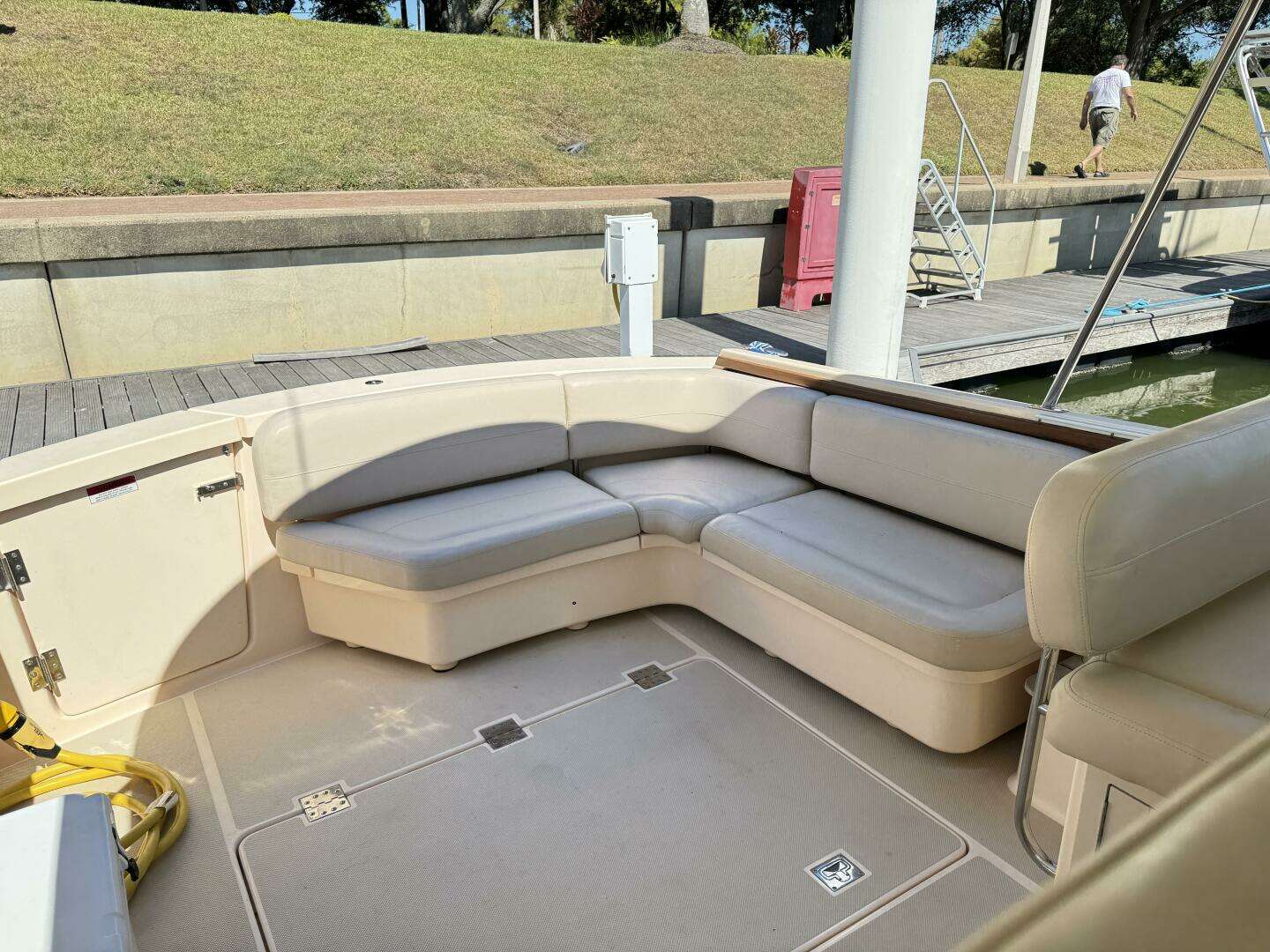2004 Island Packet 360 Hardtop Express Cruiser - Image 6