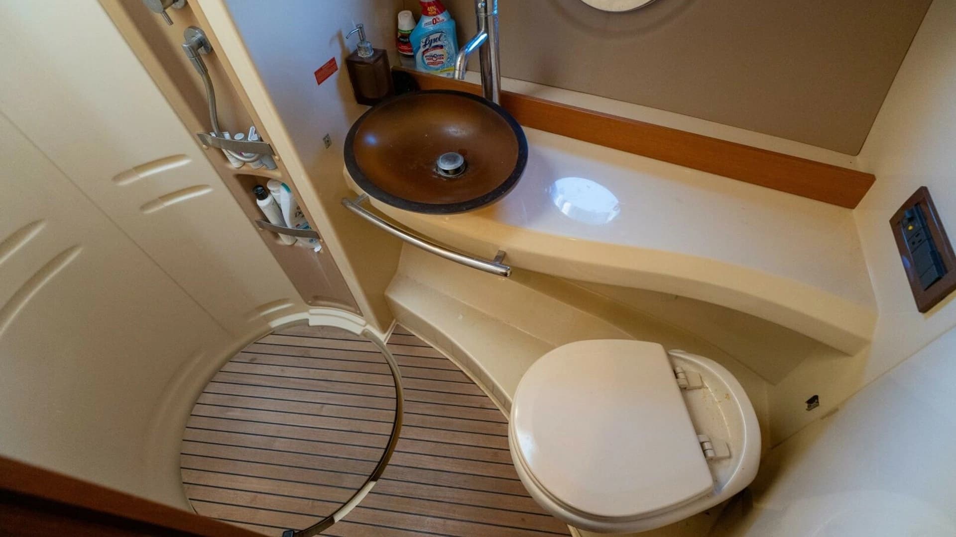 2013 Azimut 40 Flybridge - Image 39