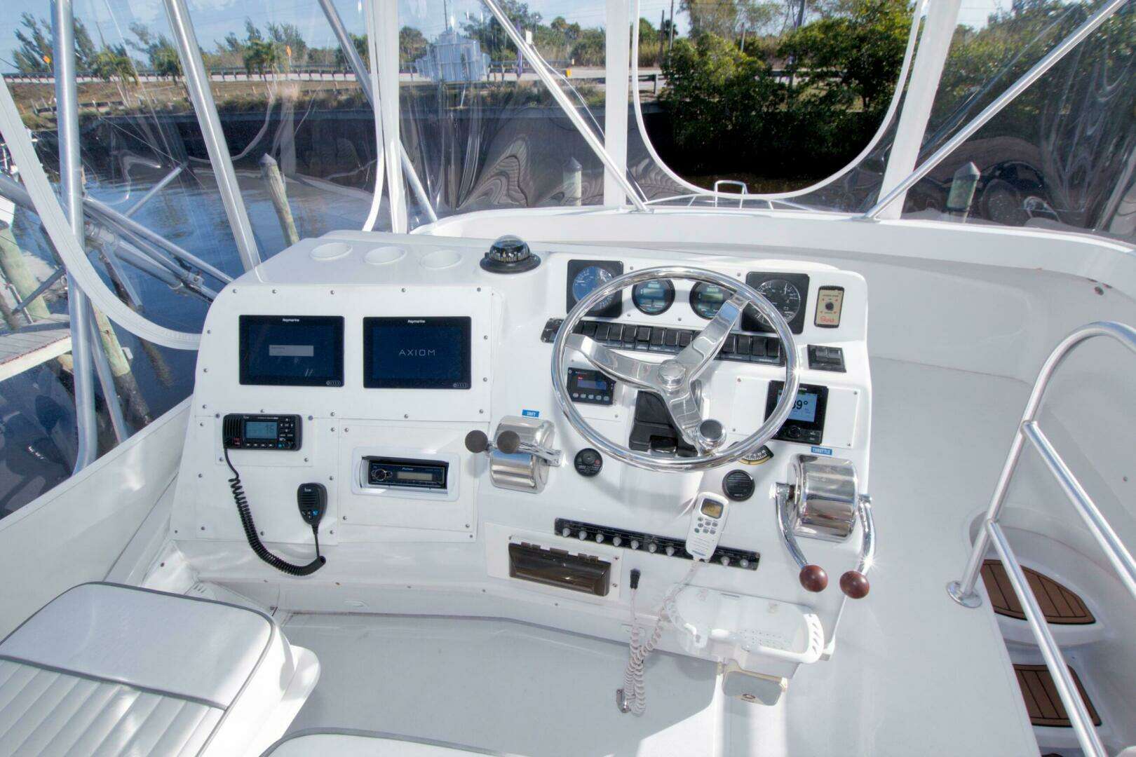 1998 Luhrs 36 Convertible - Image 26