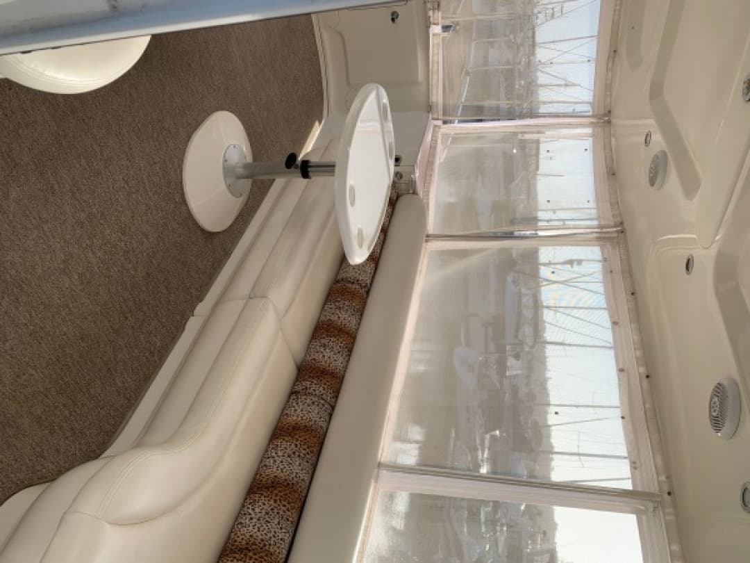 2004 Sea Ray 390 Motor Yacht - Image 13