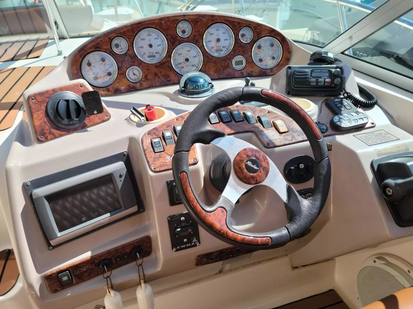 2005 Rinker Fiesta Vee 342 - Image 6