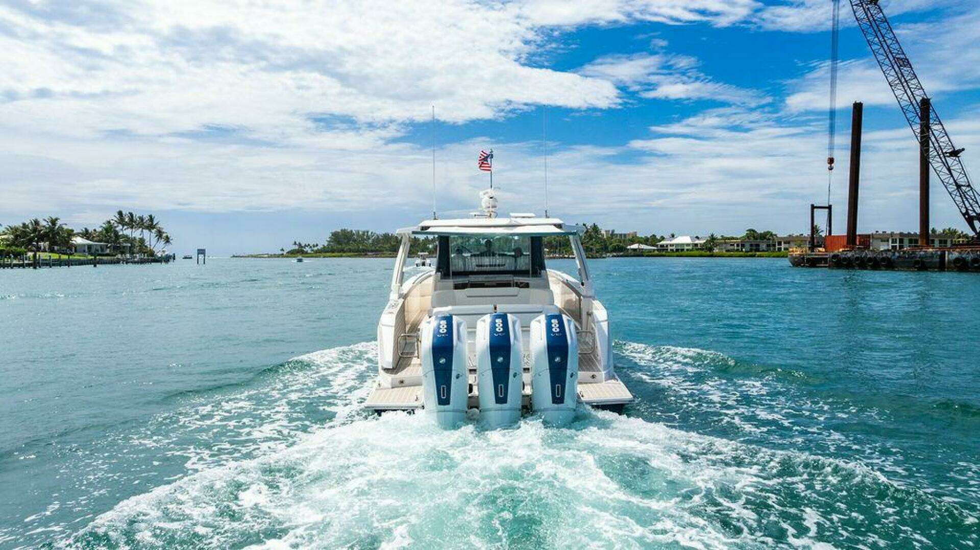 2025 Tiara Yachts 48 LS - Image 3