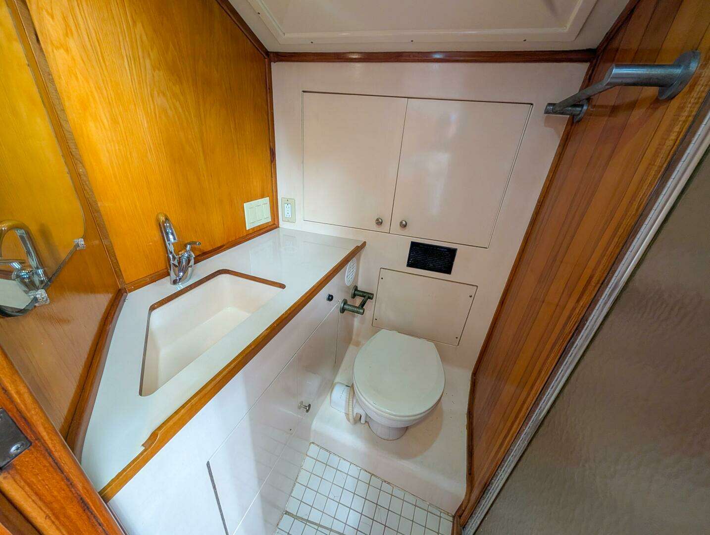 1999 Tides Custom Carolina Express - Image 31