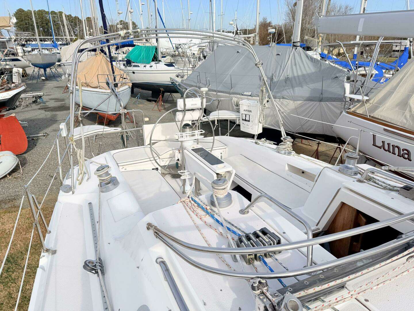 2001 Catalina 380 - Image 11