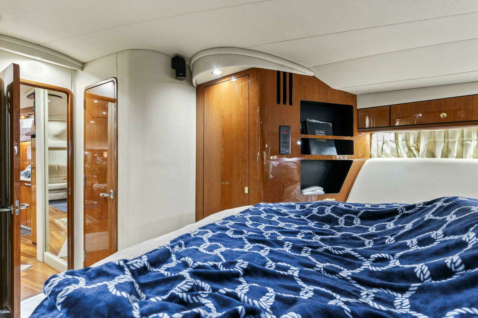 2001 Sea Ray 510 Sundancer - Image 7