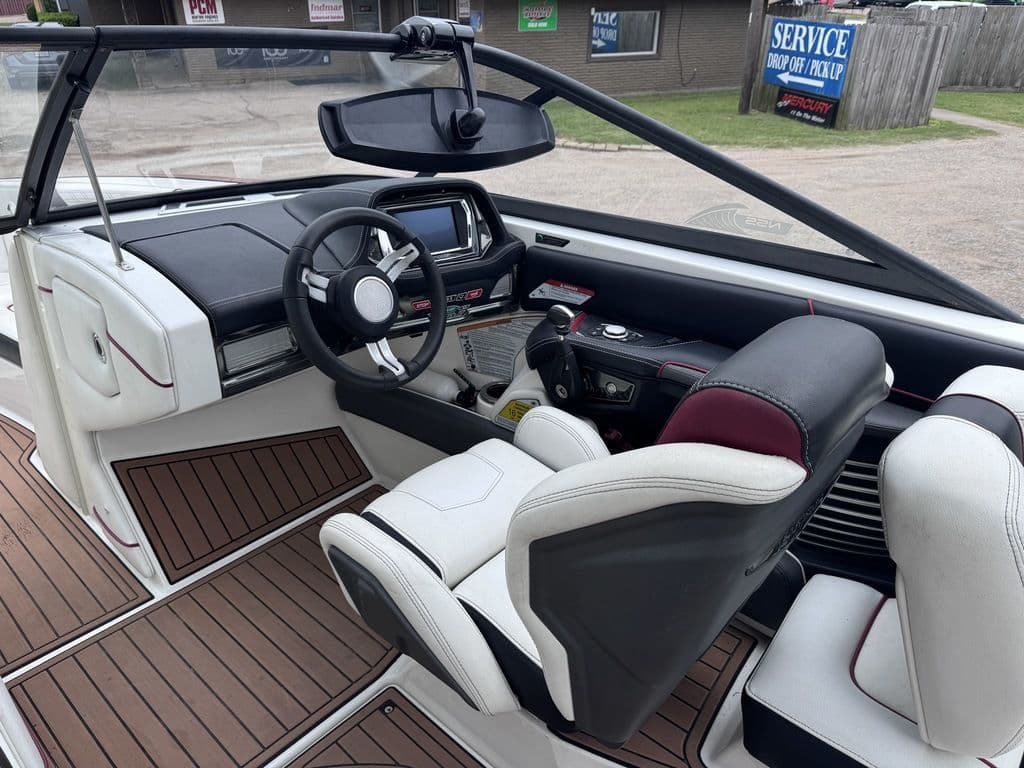 2016 Nautique G23 - 6