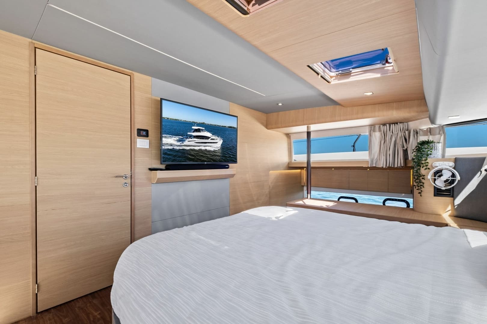 2022 Aquila 54 Yacht - Image 23