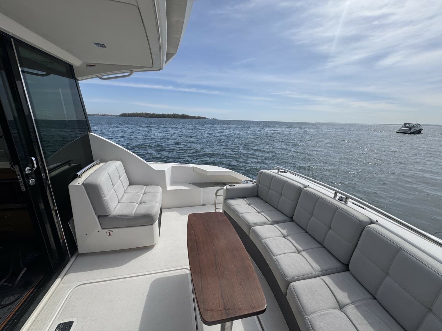2016 Tiara Yachts C44 Coupe - Image 9