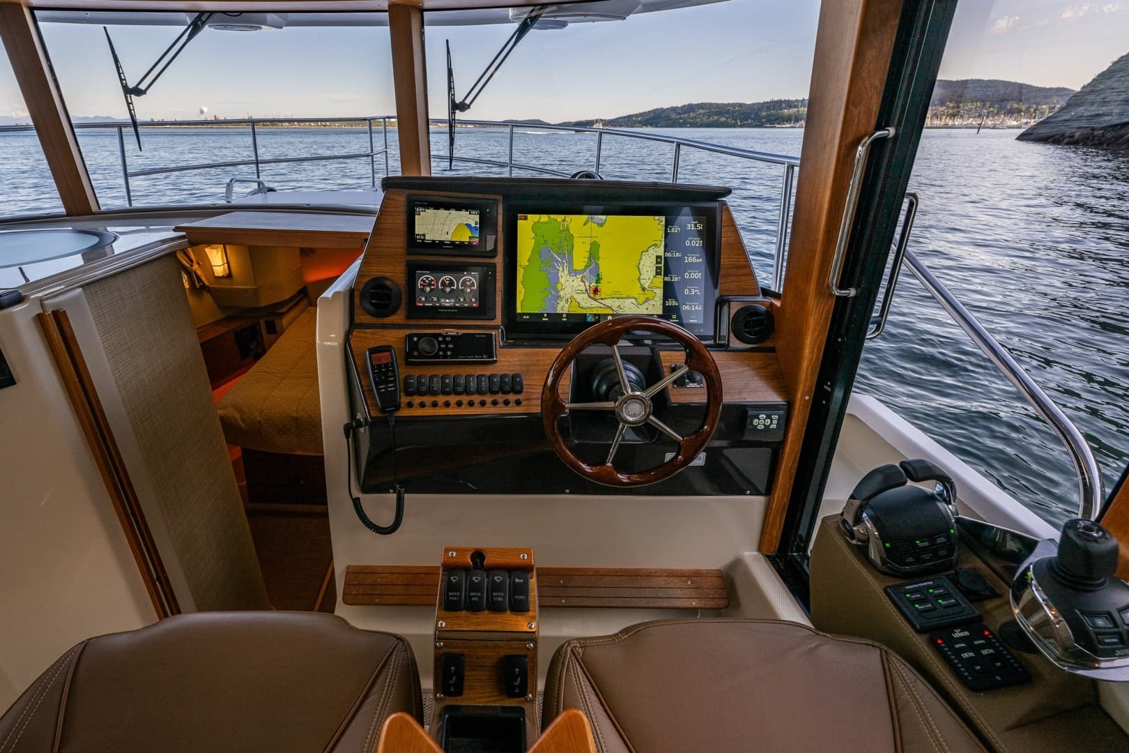 2020 Ranger Tugs R-41 CB - Image 13