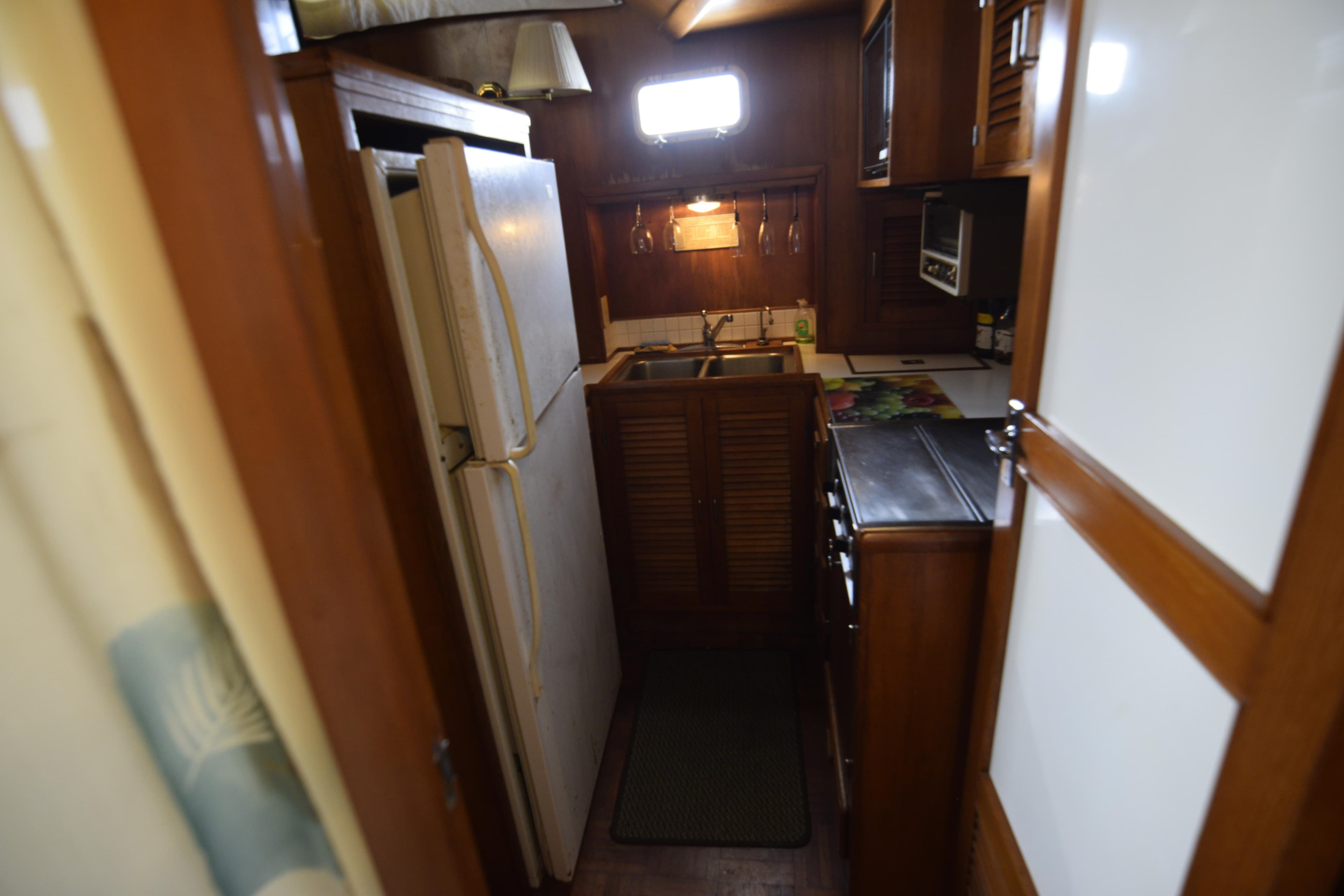 1987 Jefferson Sundeck - 35