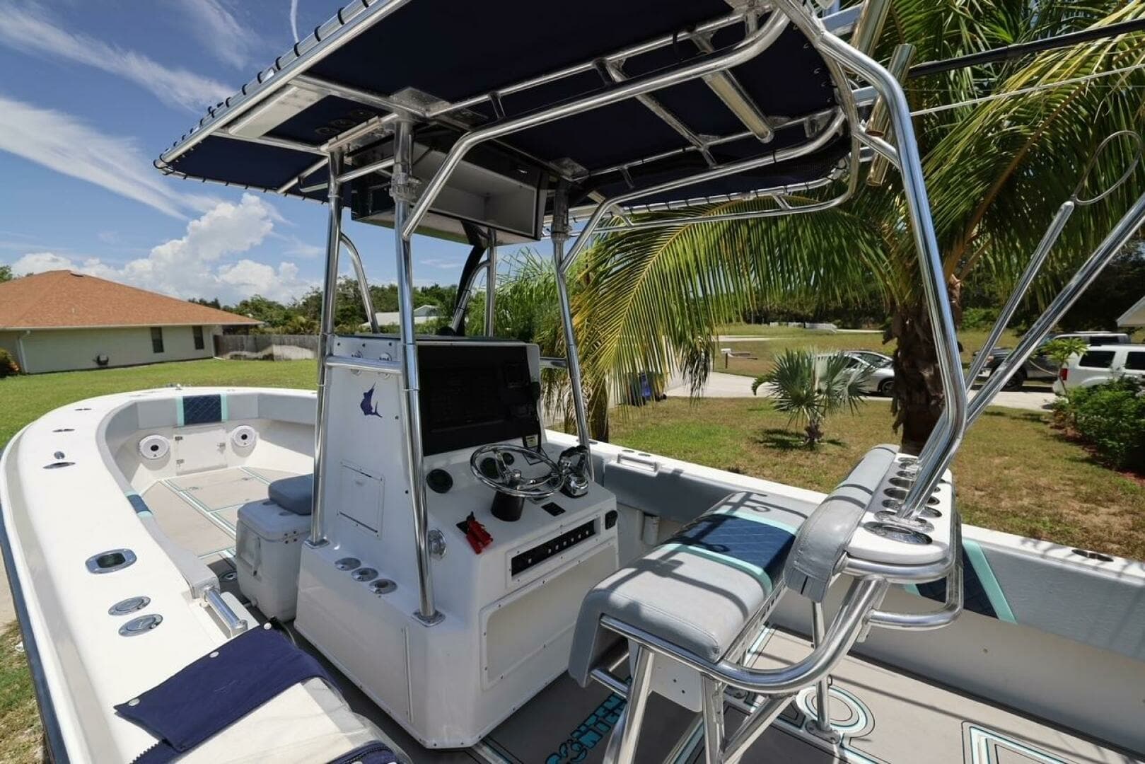 2001 Contender 27 Open - Image 16