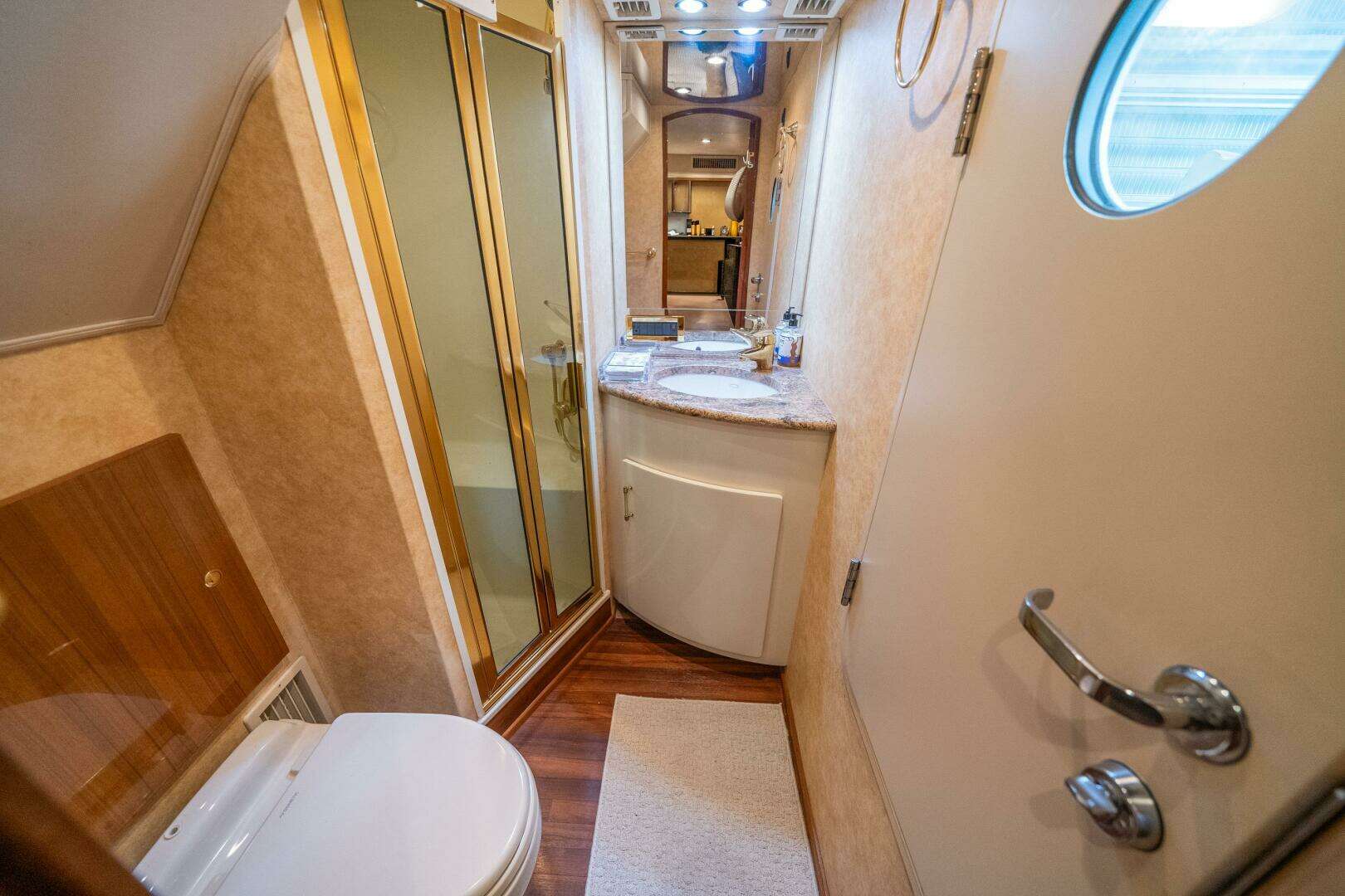 2006 Viking 68 Convertible - Image 43