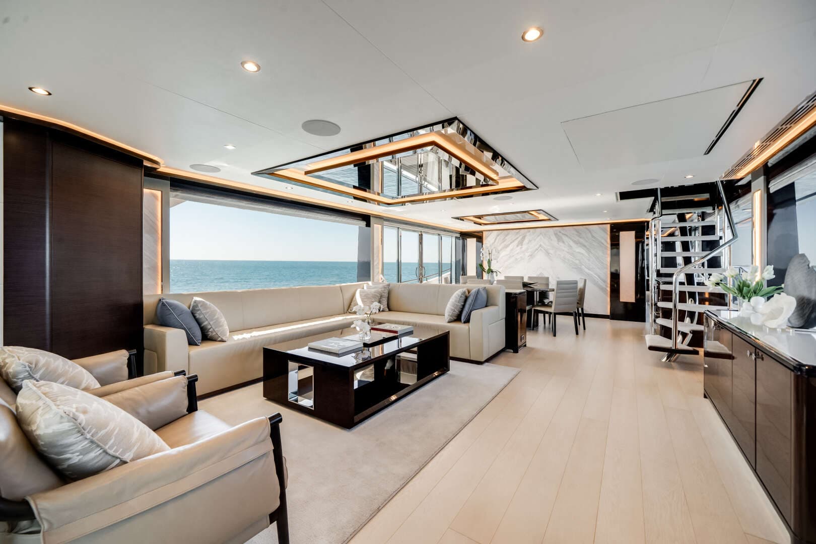 2022 Ocean Alexander 37L - Image 21