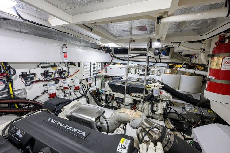2018 Cruisers Yachts 60 Fly - Image 58
