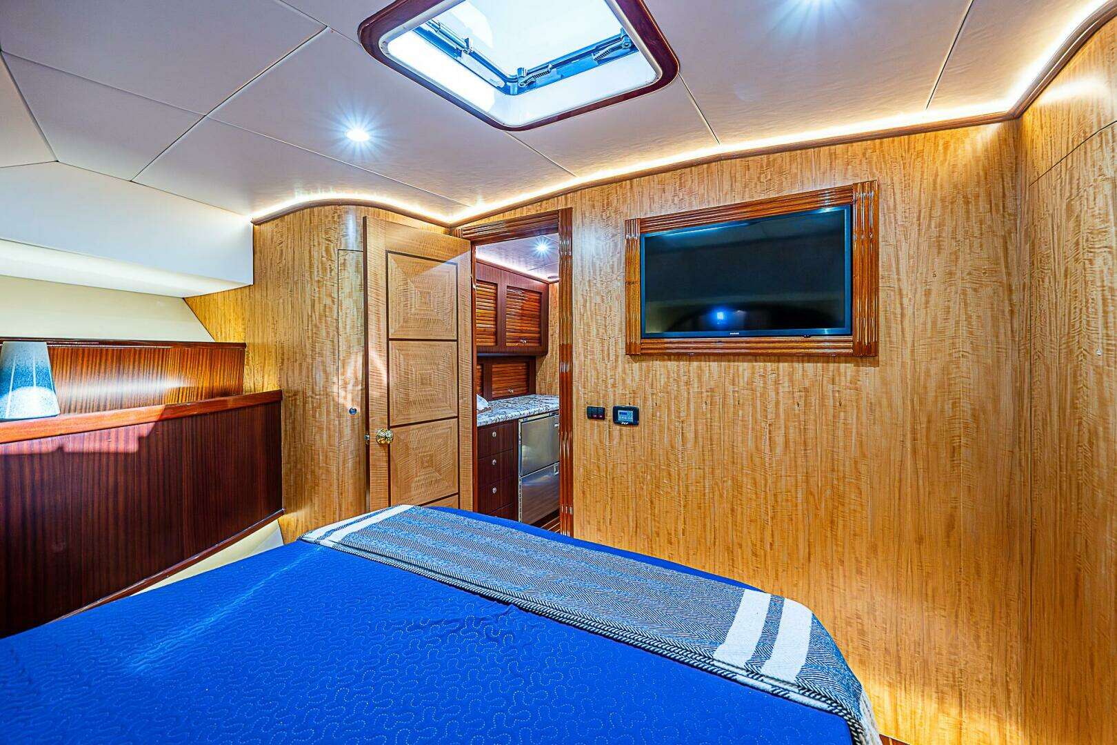 2022 Maverick 50 Sport Yacht - Image 15