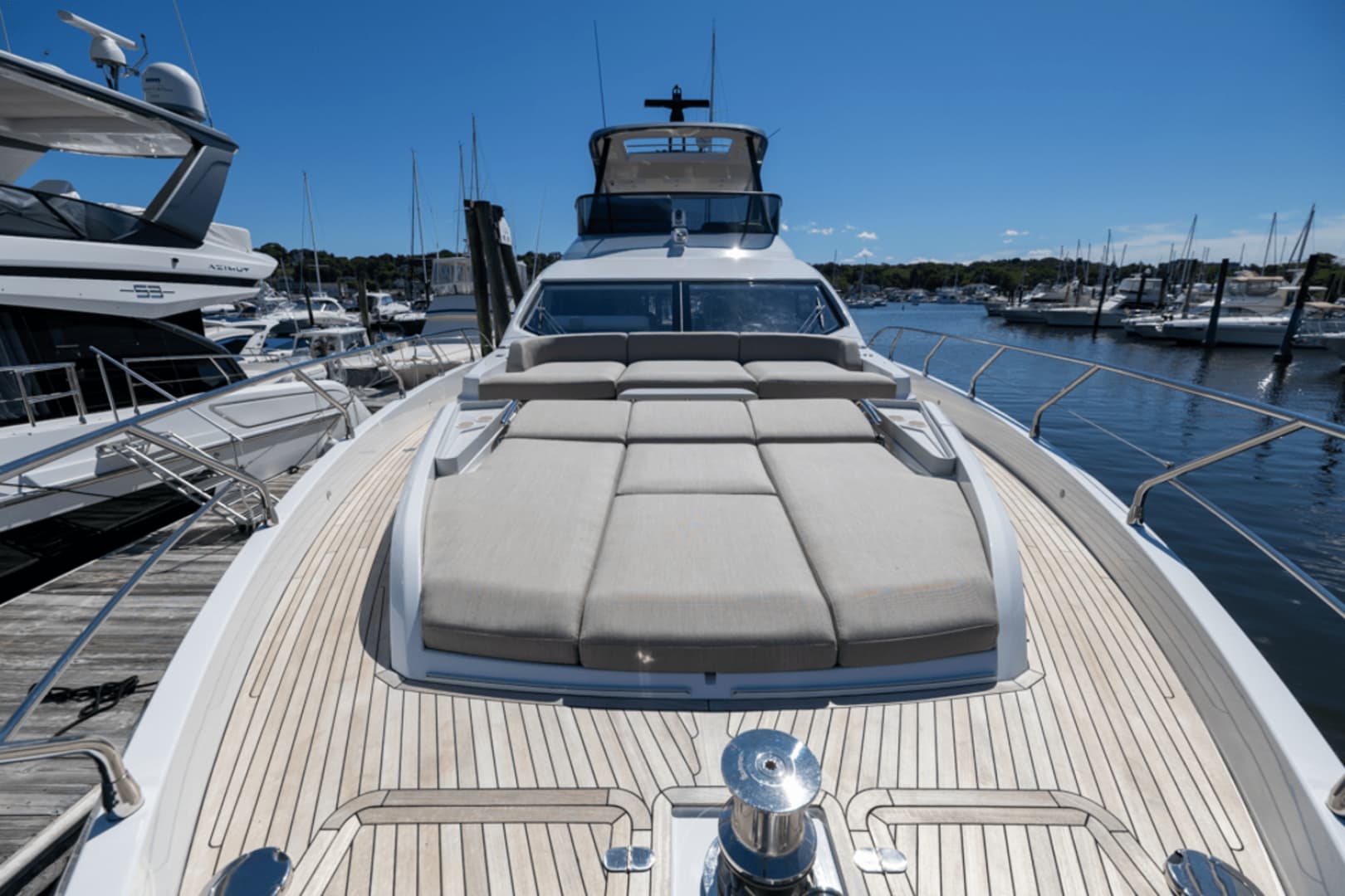 2025 Azimut Fly 68 - Image 12