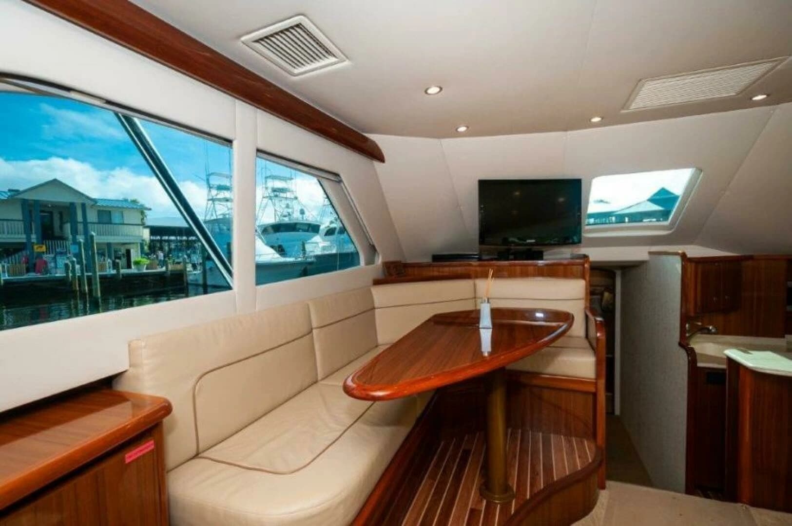 2012 Viking 42 Convertible - Image 9