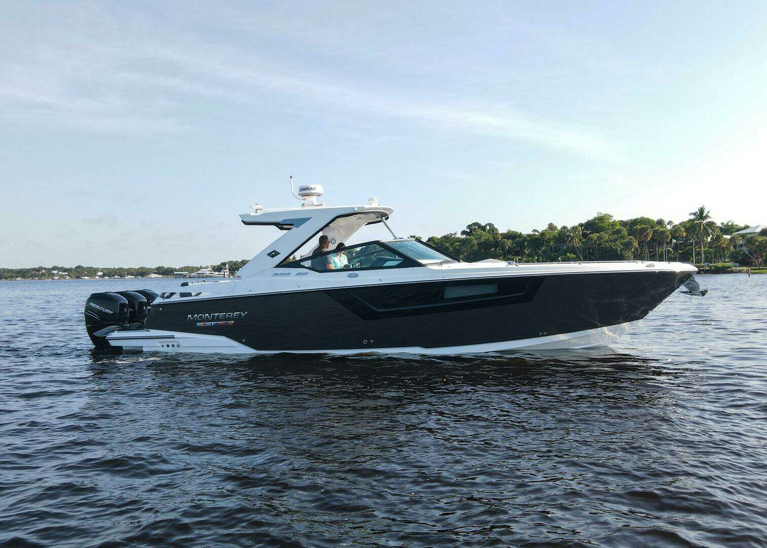 2023 Monterey 385SS Super Sport - Image 8