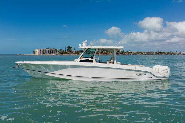 2019 Boston Whaler 380 Outrage