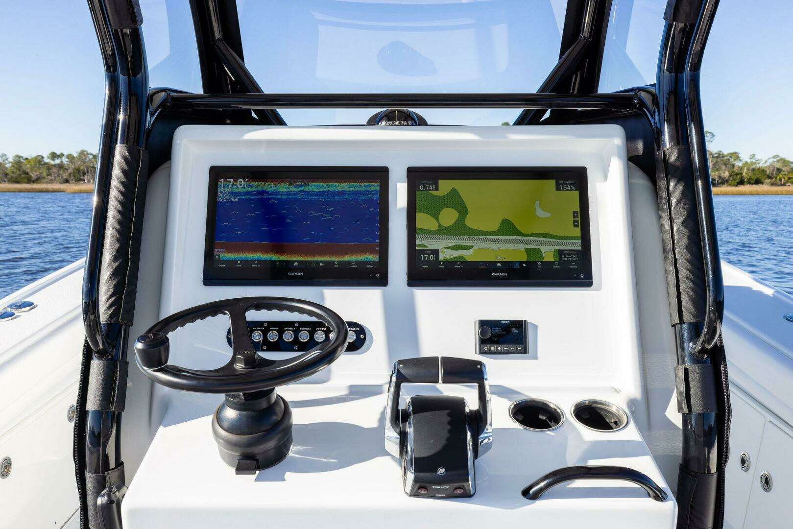 2023 Yellowfin 32 Offshore - Image 35