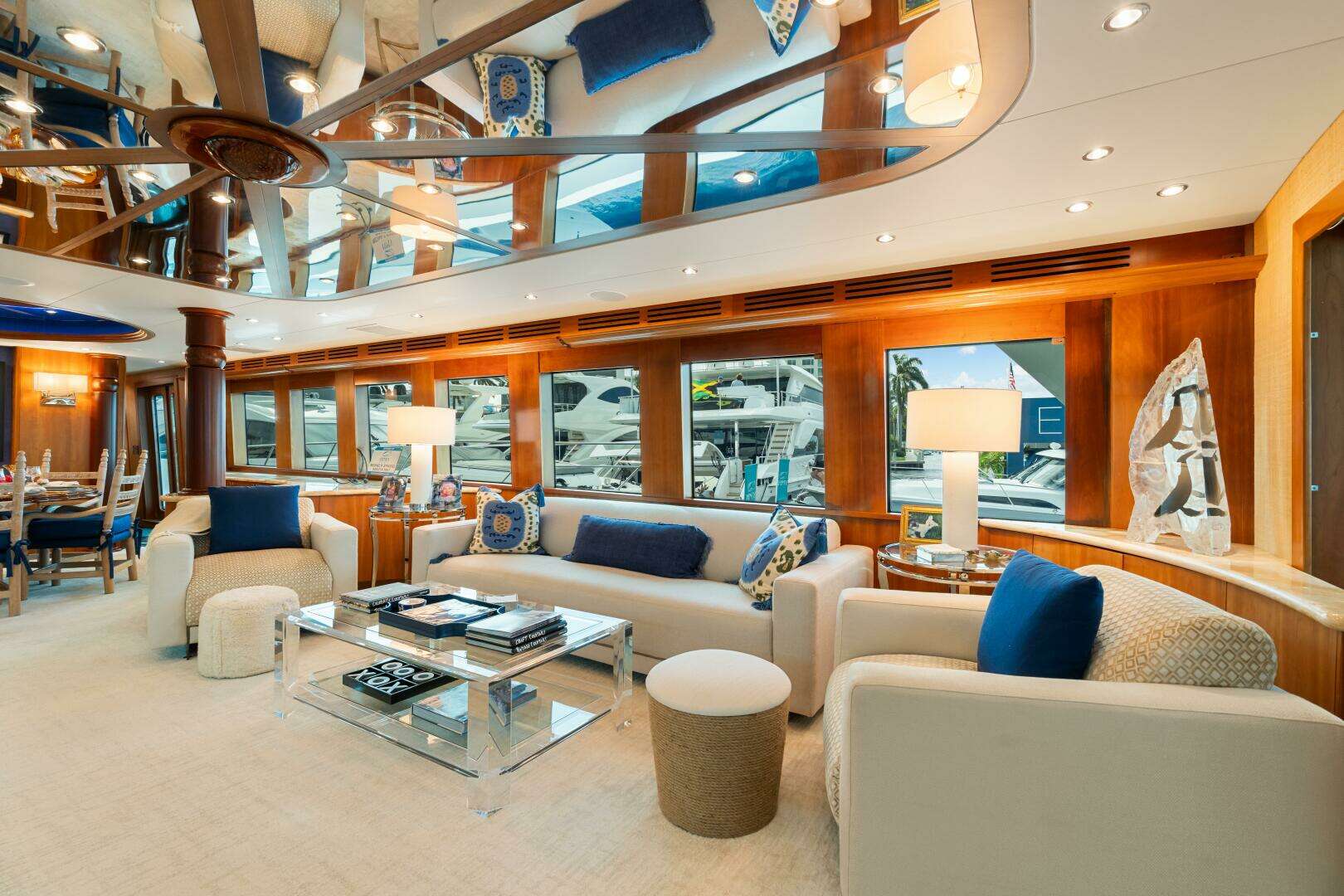 2005 Hatteras 100 Motor Yacht - Image 30