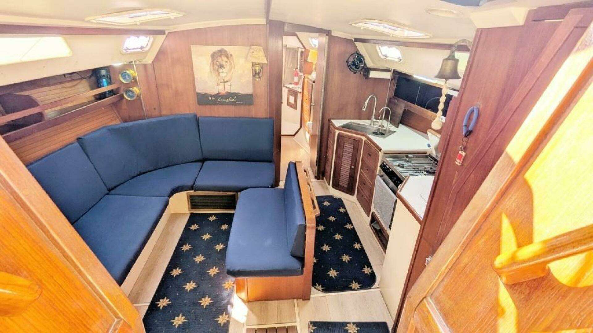 1989 Catalina 42 - Image 4
