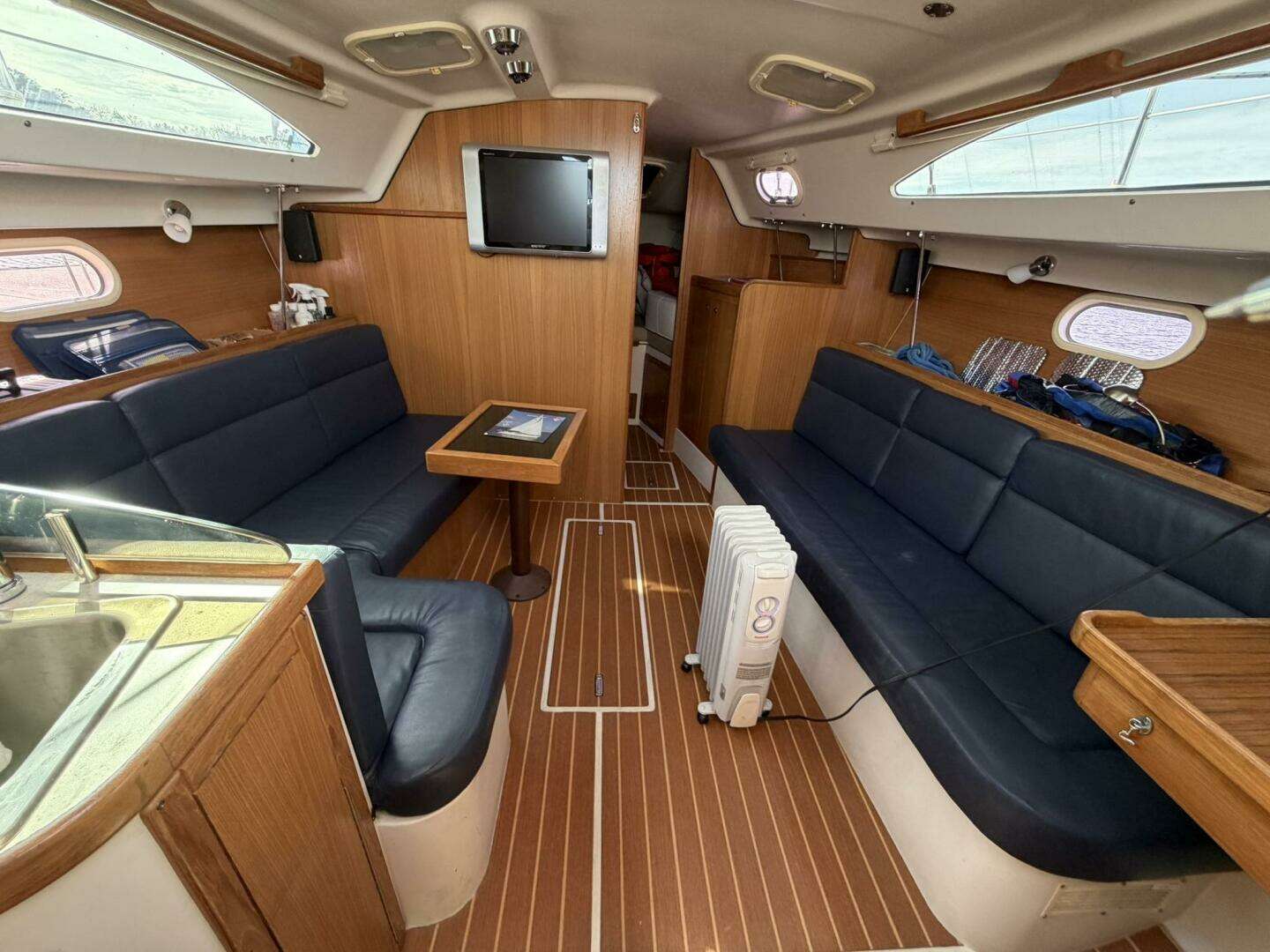 2010 Catalina 309 - Image 26