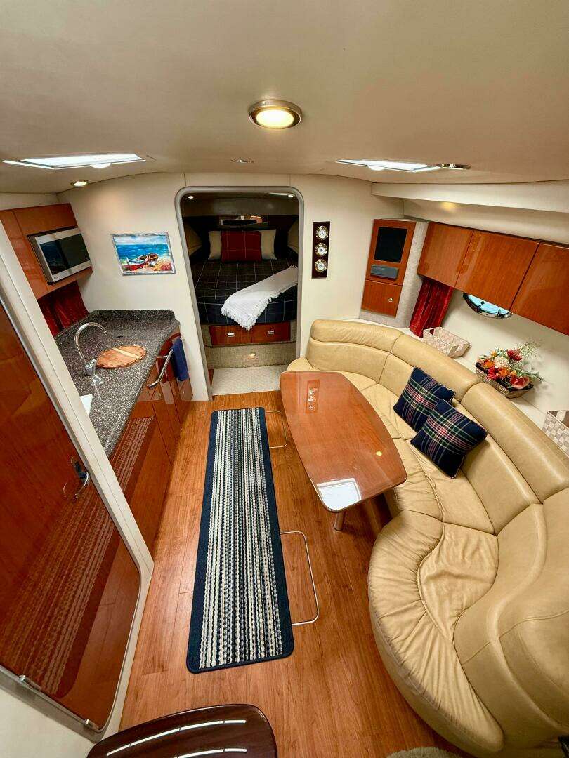 2008 Formula 37 Performance Cruiser - Image 12