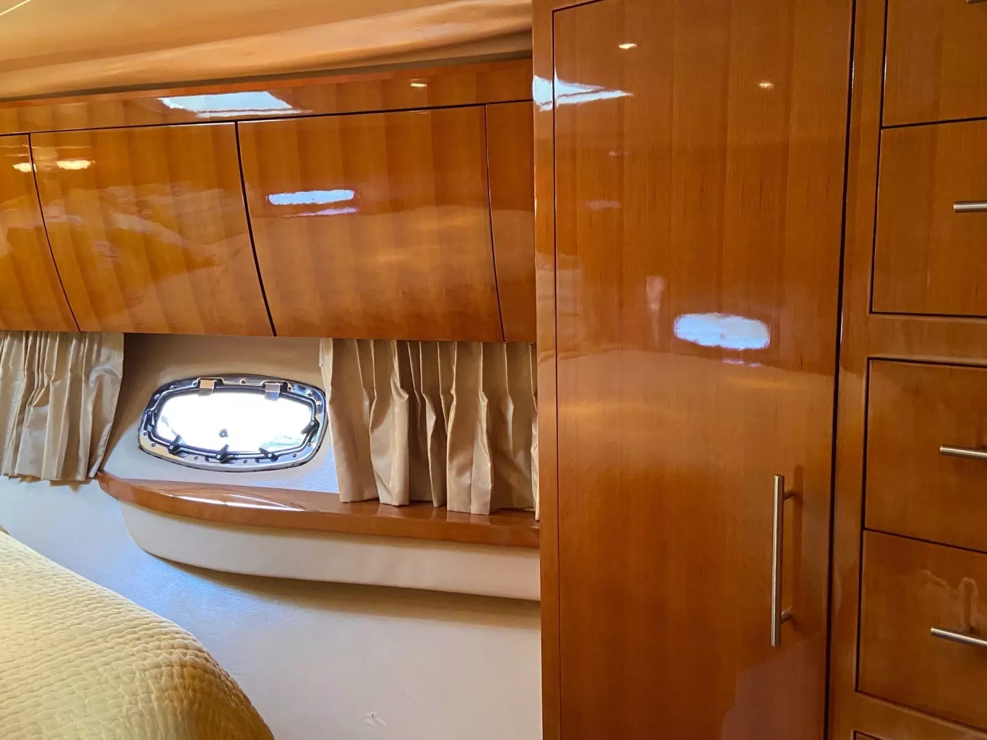 2009 Regal 5260 - Image 32