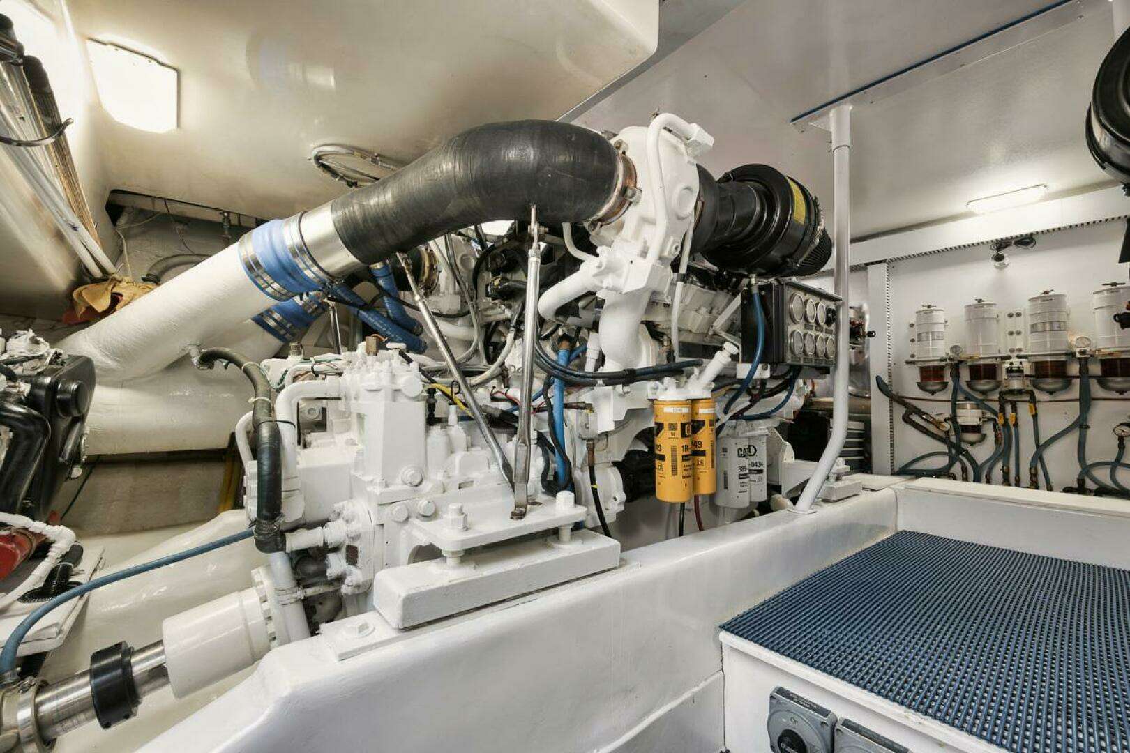 2005 Ocean 73 Super Sport - Image 28