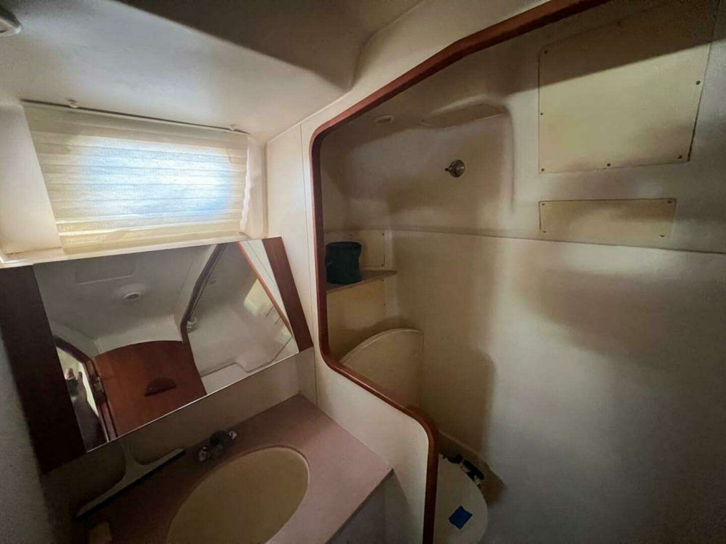 2001 Hunter 420 Passage - Image 20