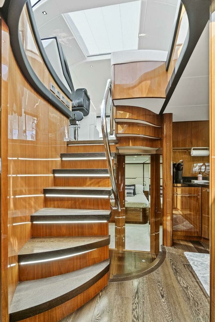 2017 Sunseeker 68 Sport Yacht - Image 40