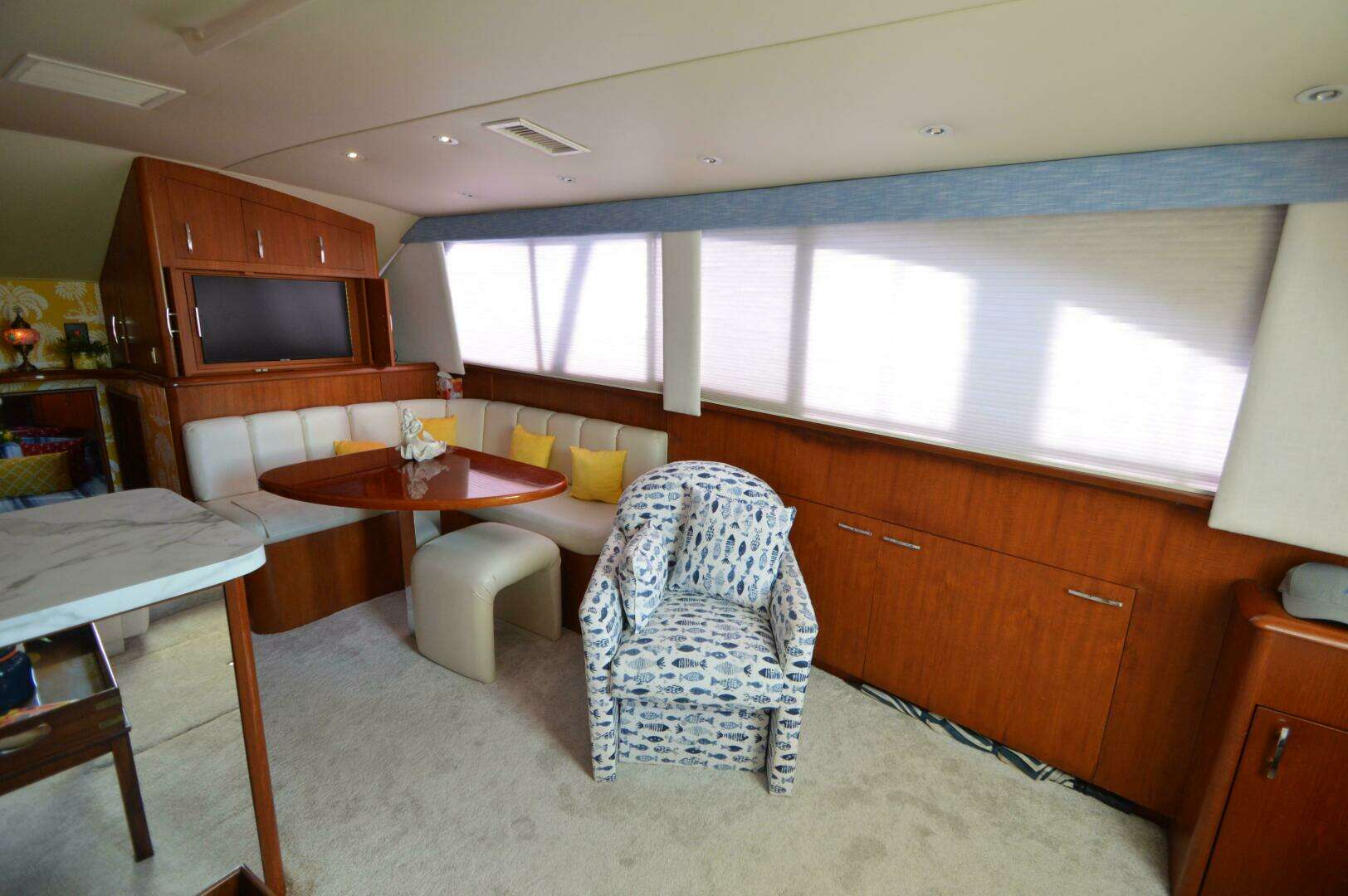 1995 Ocean 48 Cockpit Motor Yacht - Image 9