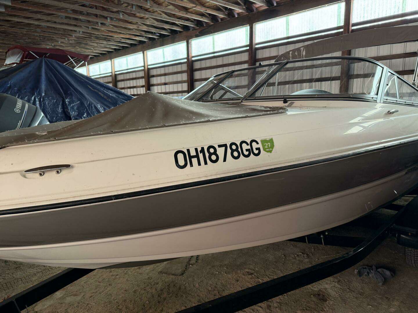 2019 Stingray 208 LS - Image 9