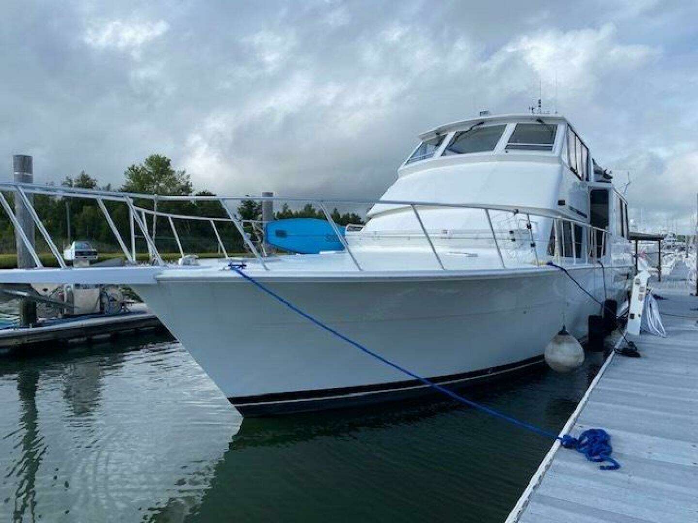1998 Viking Motor Yacht - Image 7