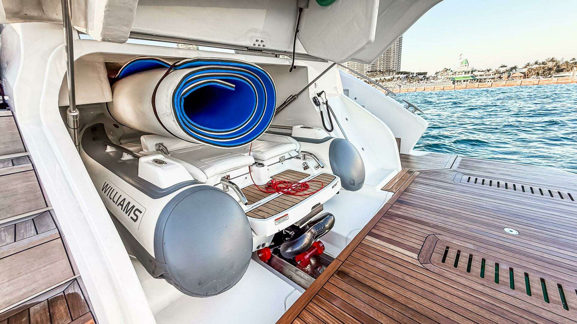 2026 Princess S65 Sportbridge - Image 113