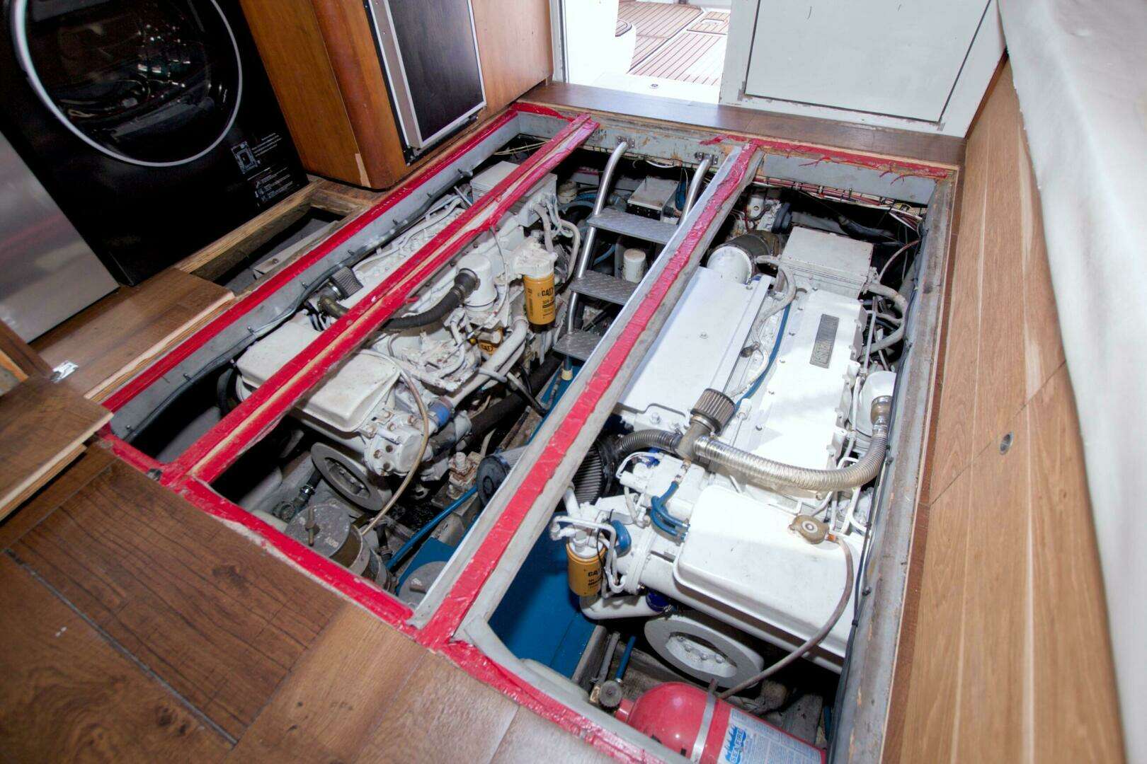1998 Luhrs 36 Convertible - Image 57