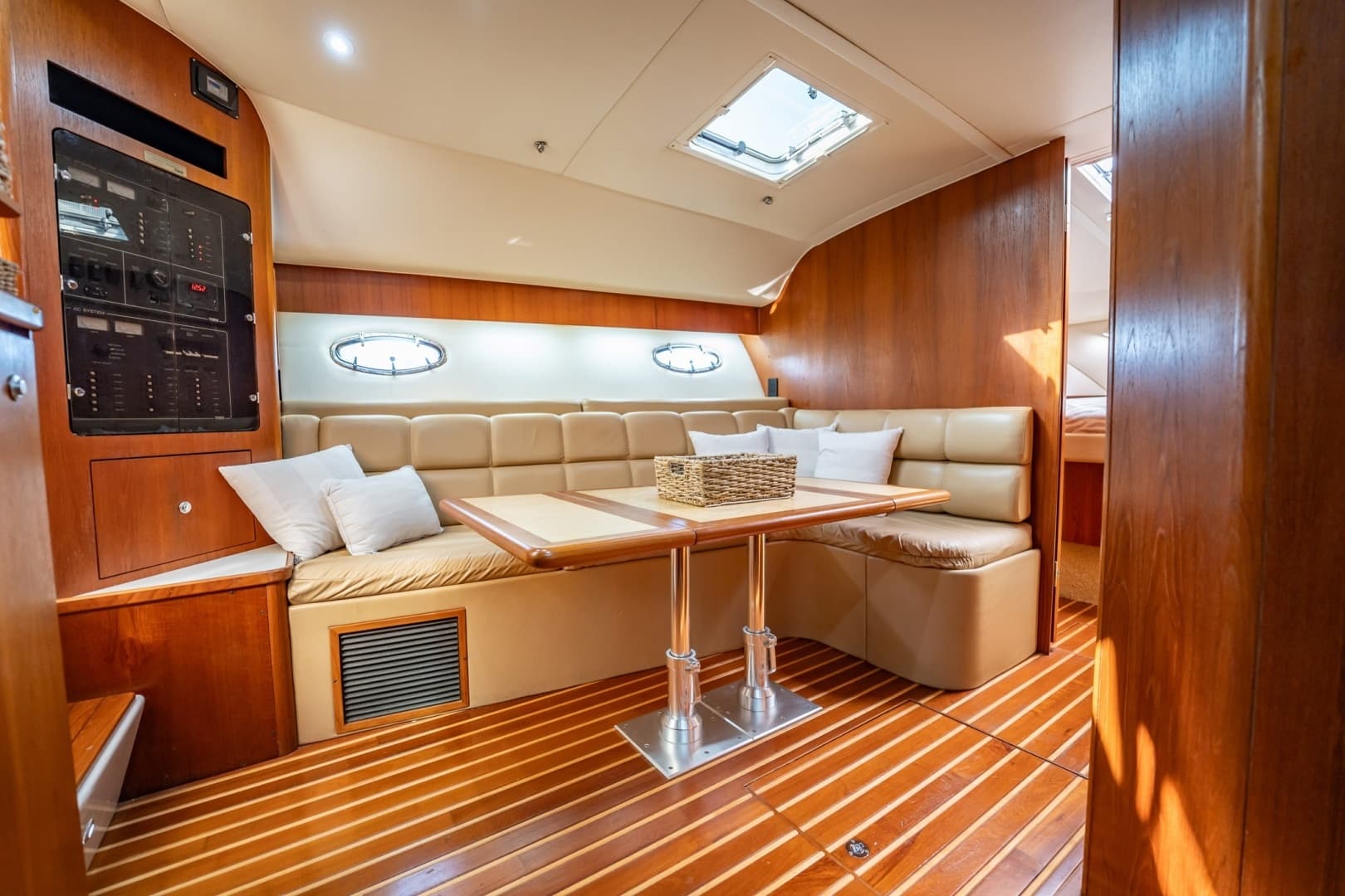 2002 Tiara Yachts 4100 Open - Image 16