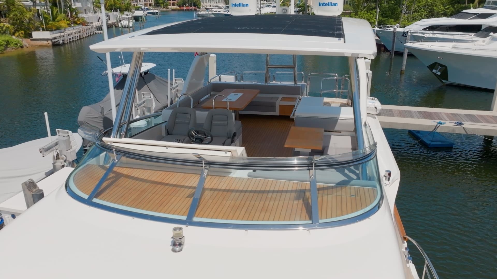 2014 Fairline Squadron - Image 11