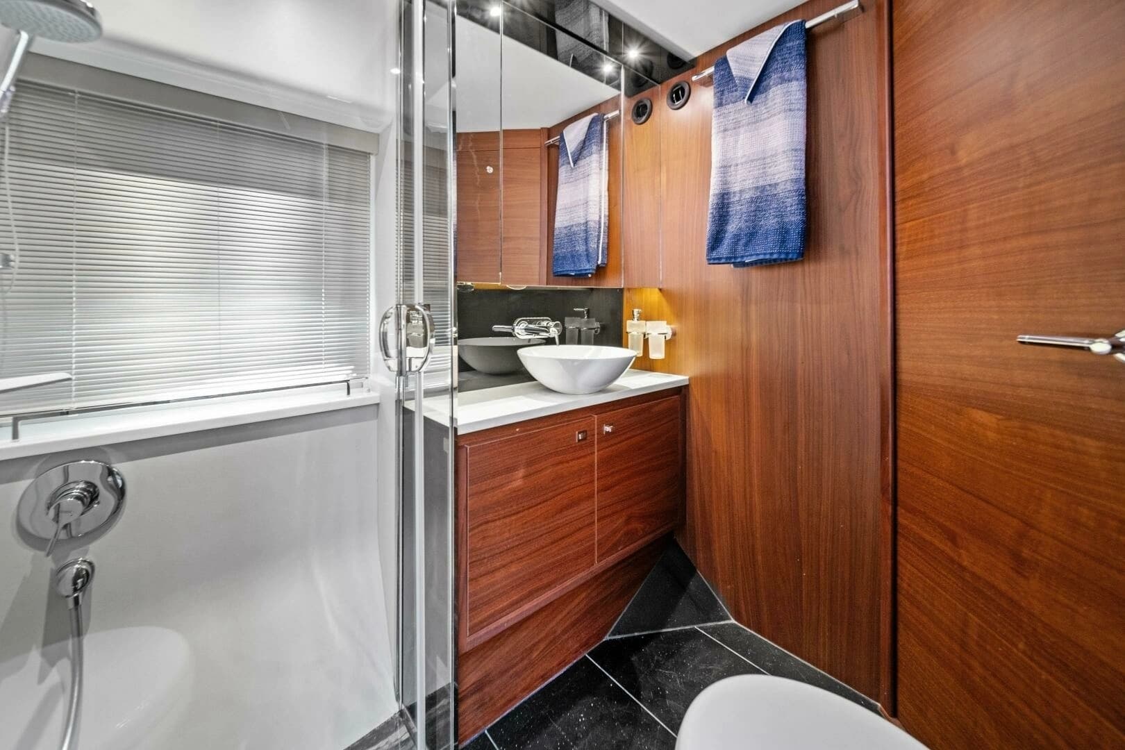 2015 Princess F60 - Image 21
